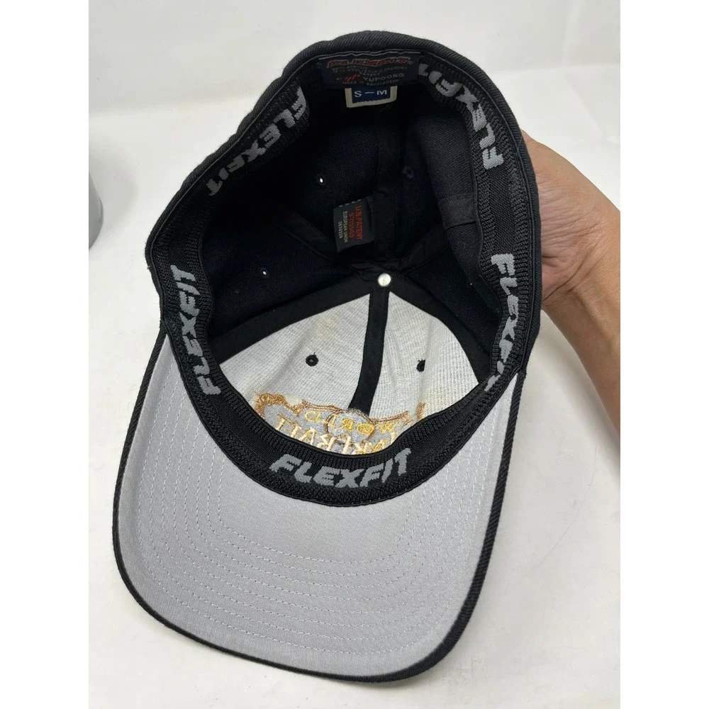 WORLD OF WARCRAFT‎ Cap Hat Adult S-M Black Acrylic Wool Blend Flexfit